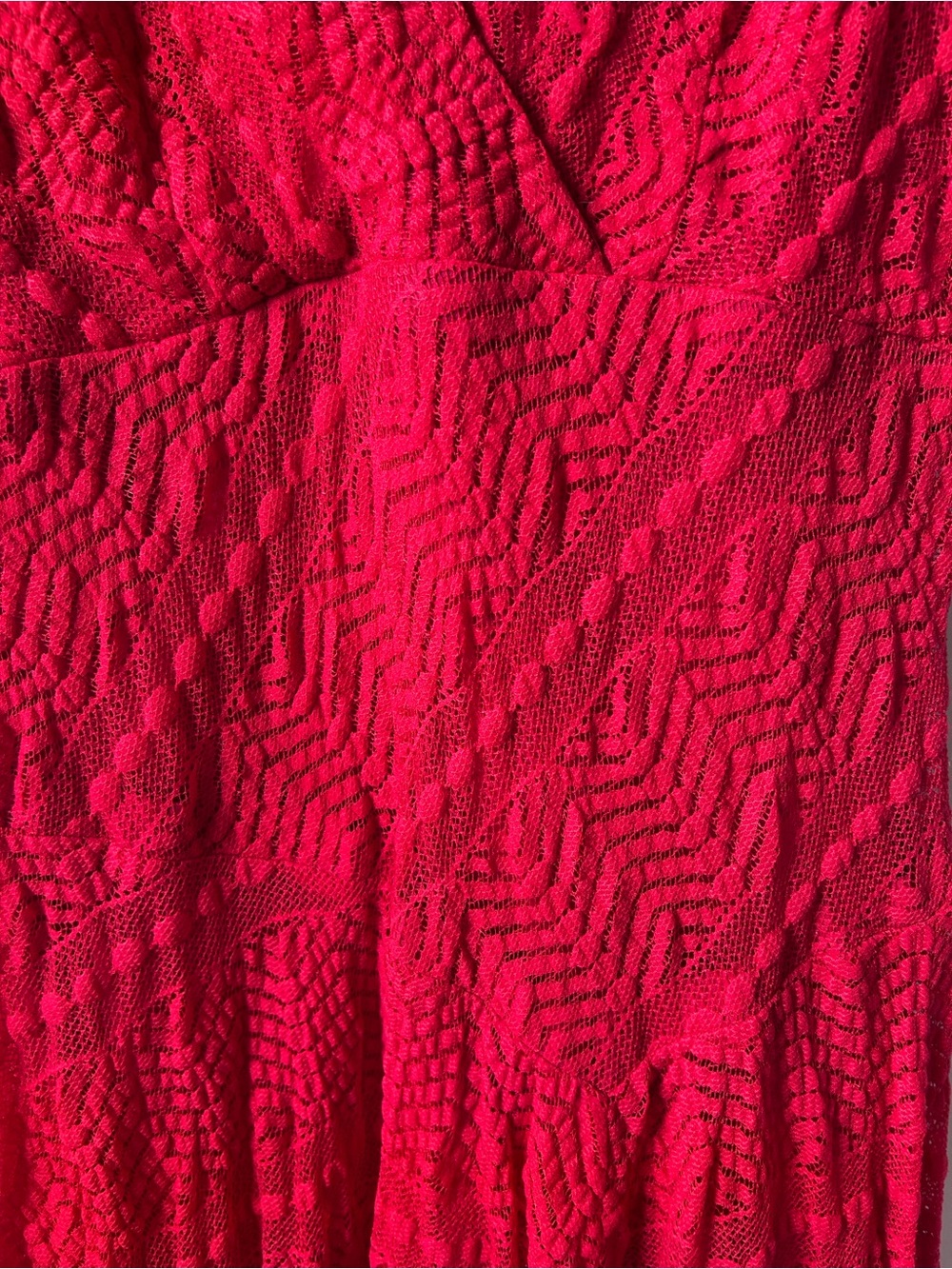 Rabbit Rabbit Rabbit Red Sleeveless V-Neck Lace Midi Dress - Picture 4 of 7